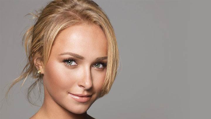 Hayden Panettiere Smiling And Wet Lips Face Closeup